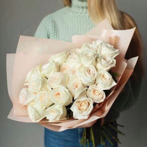Купить на заказ Букет из 31 белой розы с доставкой в Жаркенте