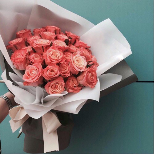 Купить на заказ Букет из 31 розовой розы с доставкой в Жаркенте