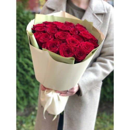 Купить на заказ Букет из 21 красной розы с доставкой в Жаркенте