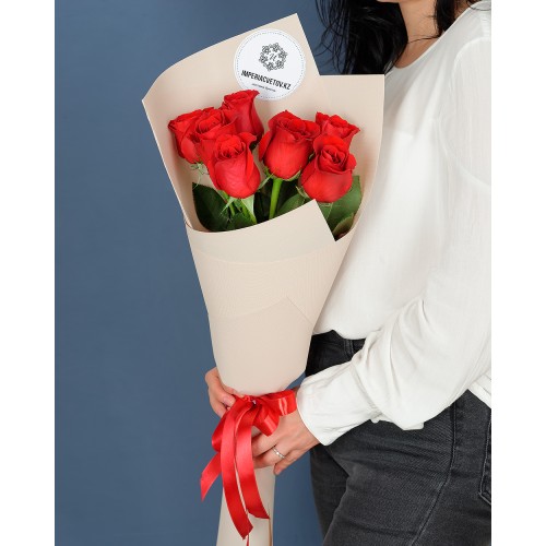 Купить на заказ Букет из 7 красных роз с доставкой в Жаркенте