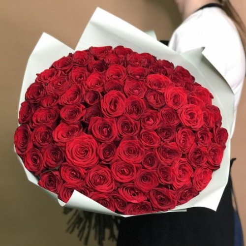 Купить на заказ Букет из 75 красных роз с доставкой в Жаркенте