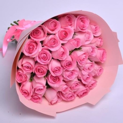 Купить на заказ Букет из 35 розовых роз с доставкой в Жаркенте