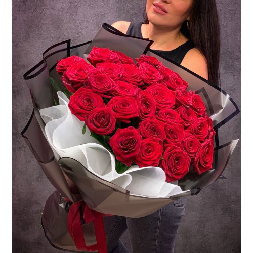 Купить на заказ Букет из 35 красных роз с доставкой в Жаркенте