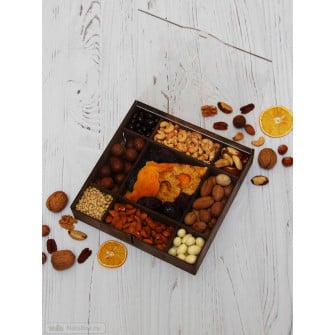 Коробочка с киндерами