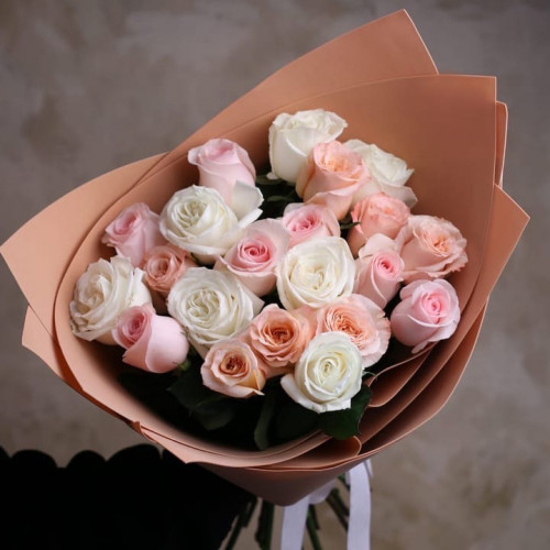 Купить на заказ Букет из 21 розы (микс) с доставкой в Жаркенте