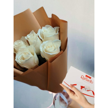 Комбо 5 роз+ Raffaello