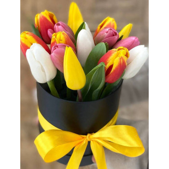 Коробка с тюльпанами 1 Коробка с тюльпанами 1