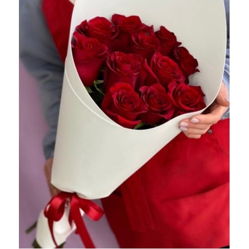 Купить на заказ Букет из 11 красных роз с доставкой в Жаркенте