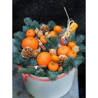 Корзина с подарками